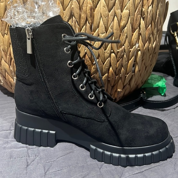 Shoes - Boots